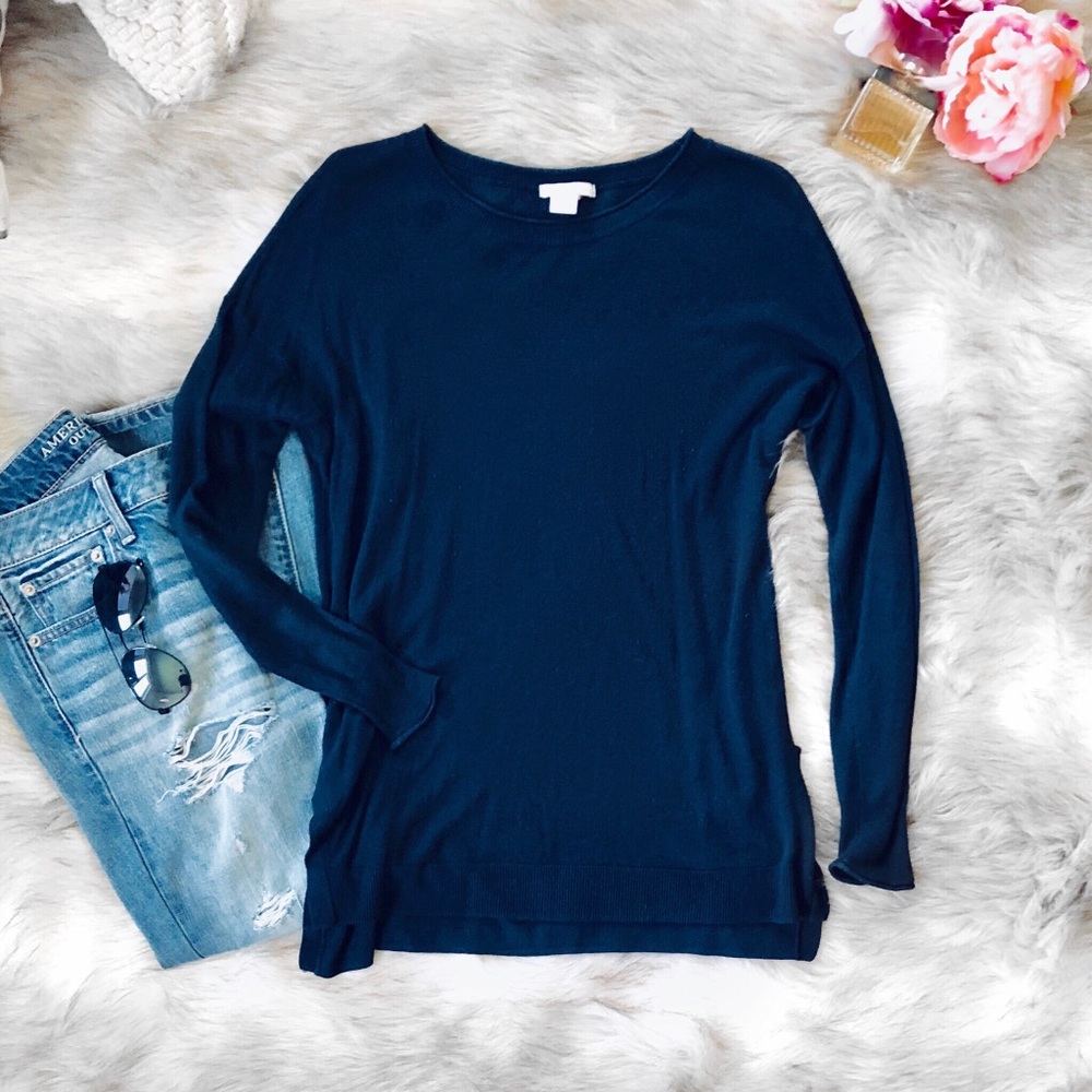 🌿 H&M Navy Crewneck Sweater 🌿
